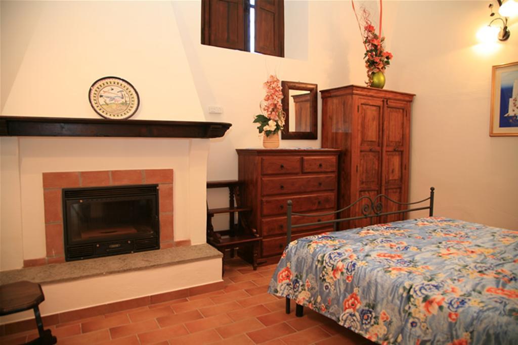 Agriturismo Toscanella Montebello Exteriör bild
