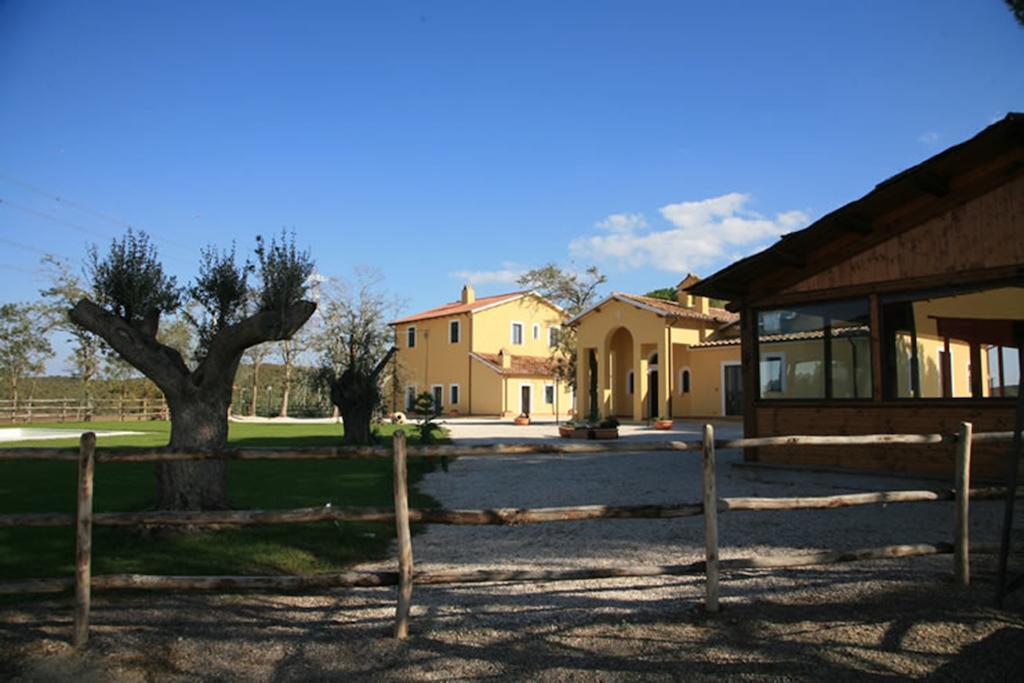 Agriturismo Toscanella Montebello Exteriör bild