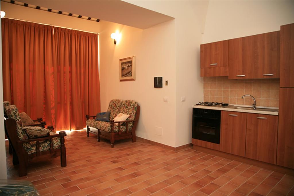 Agriturismo Toscanella Montebello Rum bild